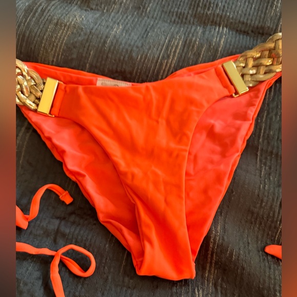 Beach Bunny Alexa Orange Bikini With Gold Chain - Picture 5 of 6